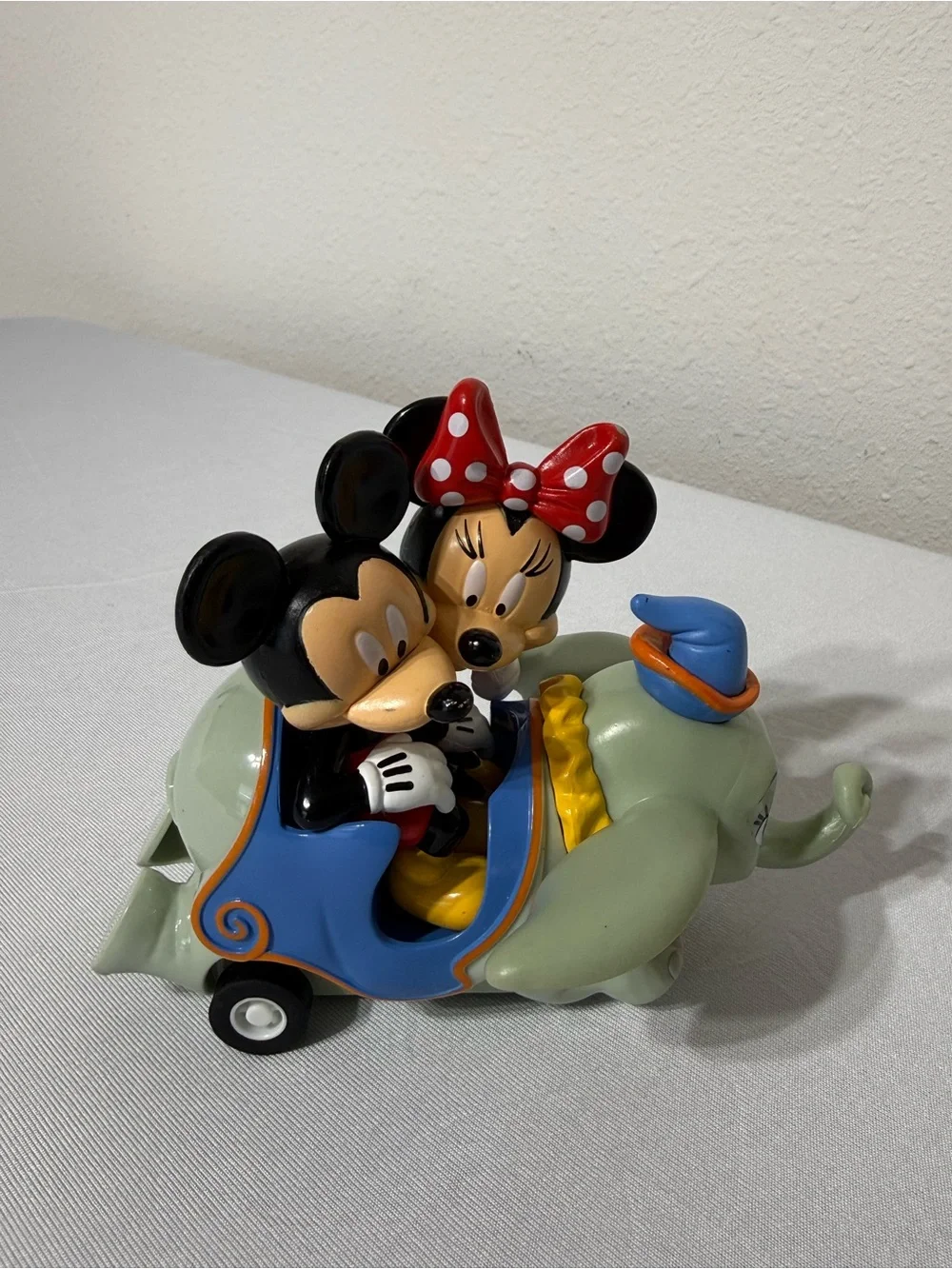 Disney Parks Mickey Minnie Dumbo Ride Pull Back Toy Vehicle Working